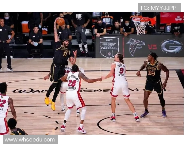 NBA总决赛首战回顾湖人对热火精彩瞬间录像重温